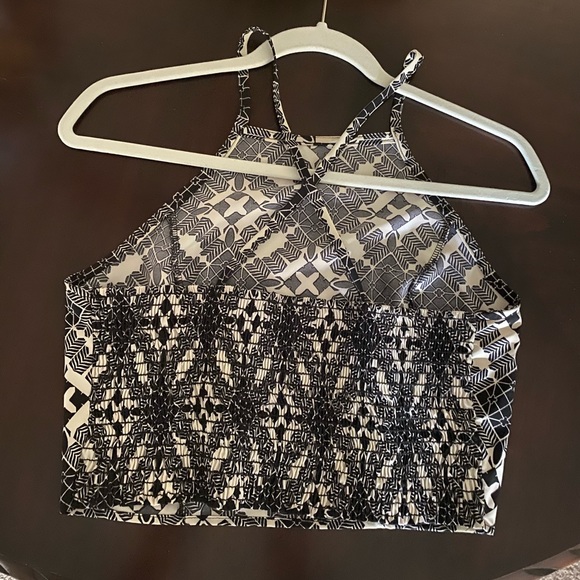 Aztec open back crop top - Picture 2 of 4